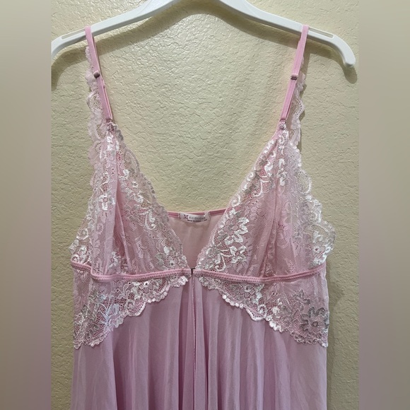 Delicate Pink Lace Chemise - Picture 2 of 3